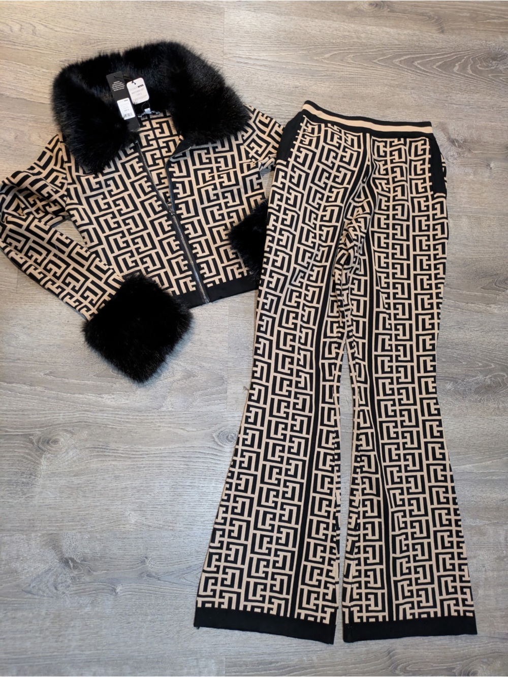 Fashion Nova NWT Black & Beige Greek Key Print Faux Fur Trim Pants Set Size M